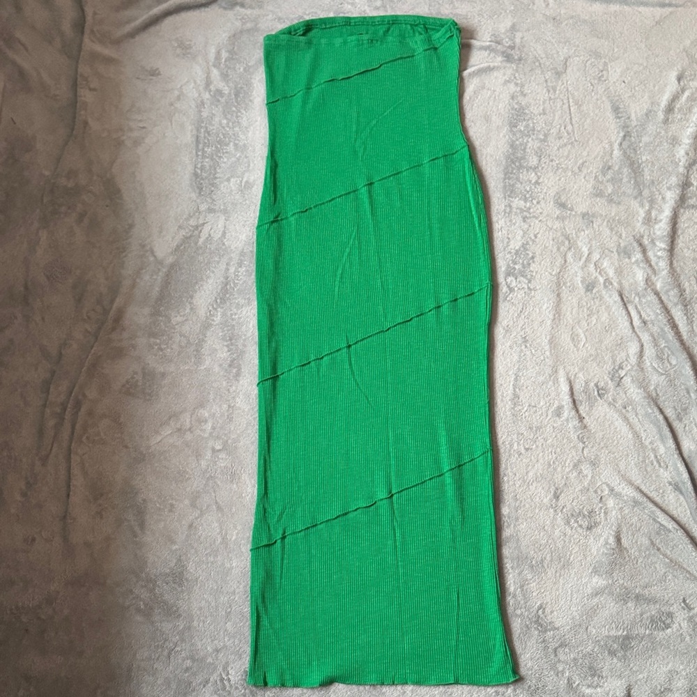 Chic Strapless Green Dress - Picture 3 of 3